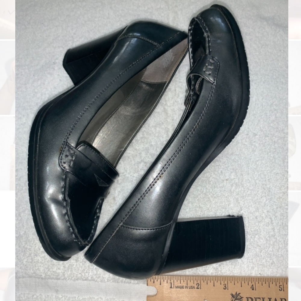 Bandolino Loafer Pump